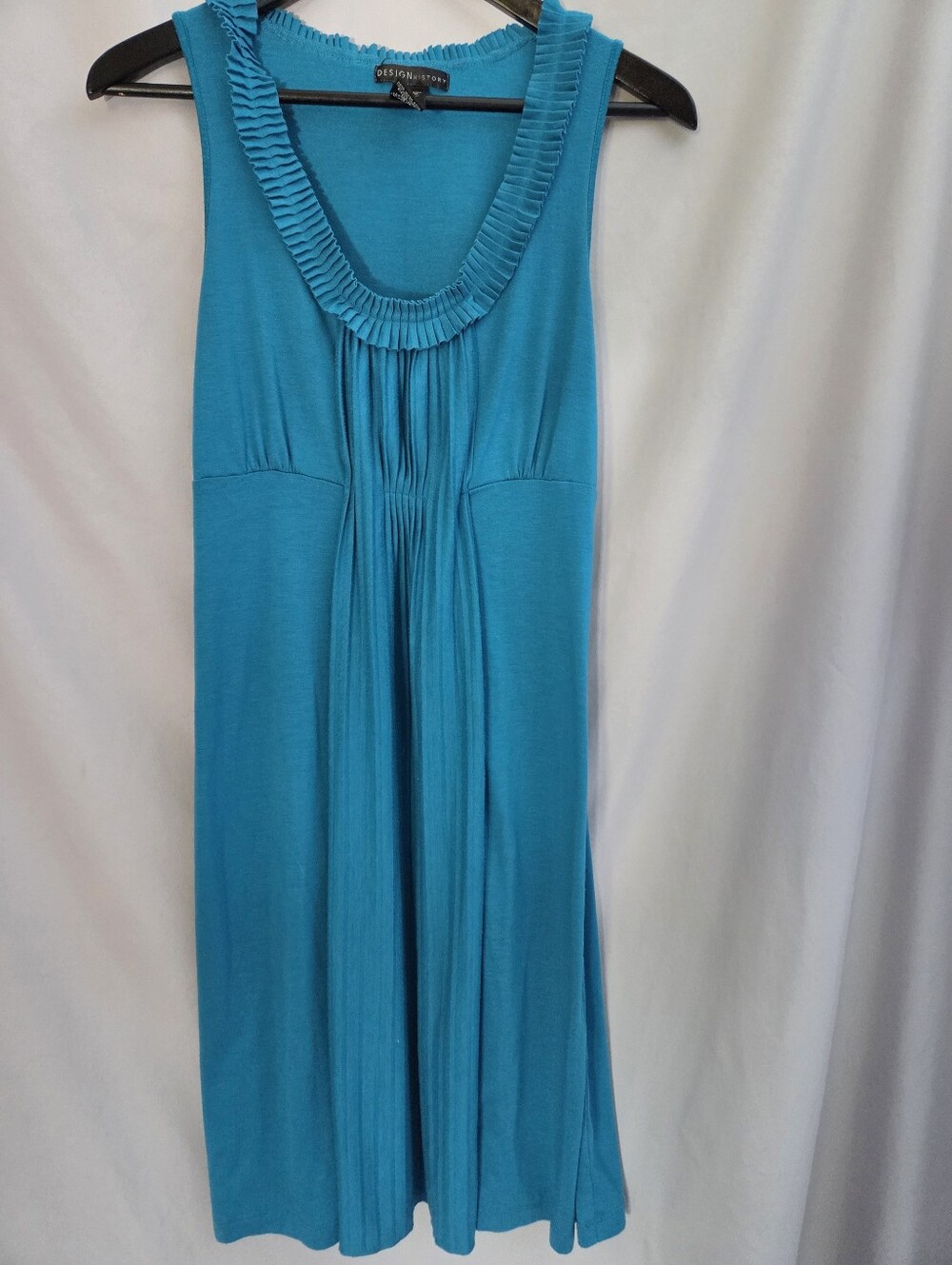 Design History Teal Pleated Scoop Neck Sleeveless Tank